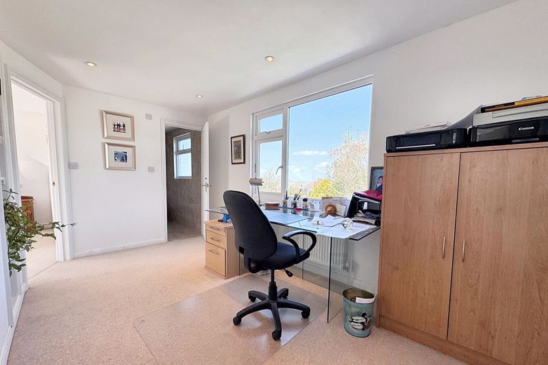 Larkfield Way